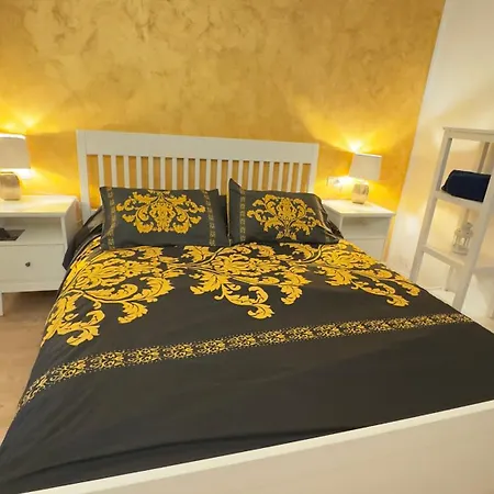 Sanlorenzo House Apartment *